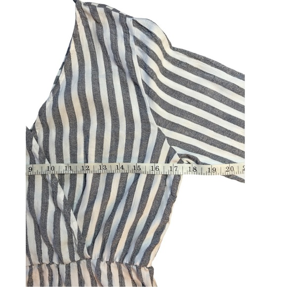 Roxy Blind Dreams Faux Wrap Striped Bell Sleeve Dress Size Small Woman’s/Juniors - Picture 7 of 16